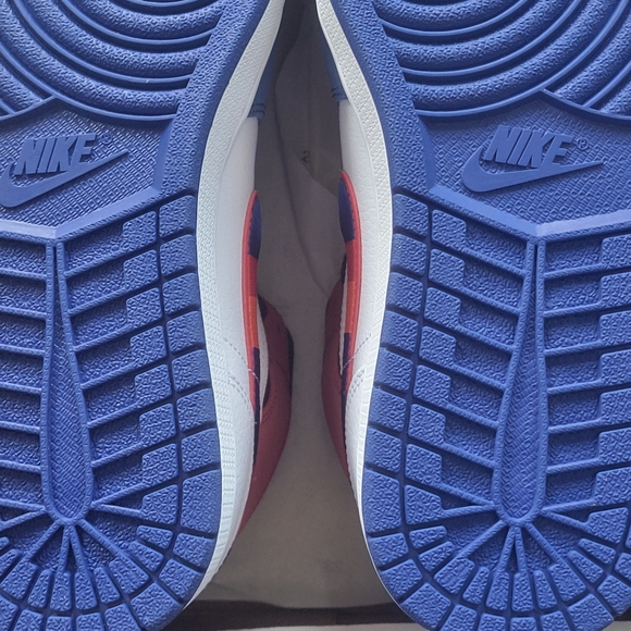 Air Jordan 1 Mid SE - Picture 9 of 15